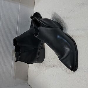Bar III Gappy Ankle Boot Black Size 8M